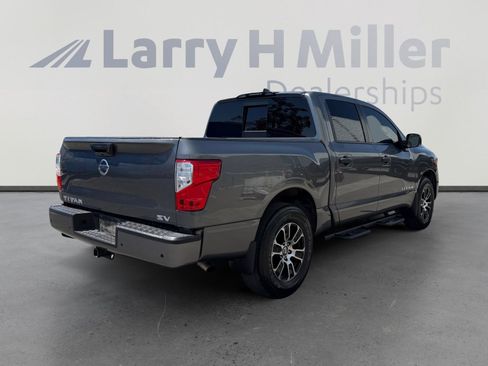 Used 2022 Nissan Titan SV w/ Accessory Utility Package RWD image 5
