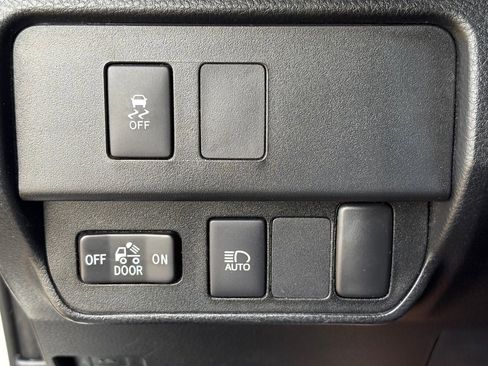 Used 2020 Toyota Tacoma SR w/ SR Convenience Package image 19