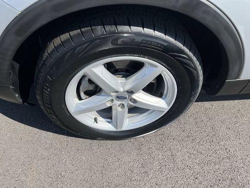 Used 2018 Ford Explorer XLT FWD image 10