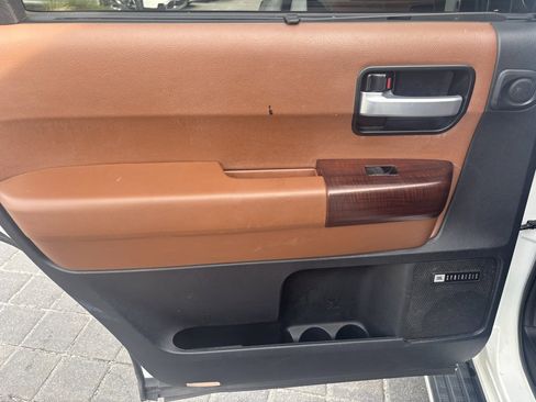 Used 2017 Toyota Sequoia Platinum image 25