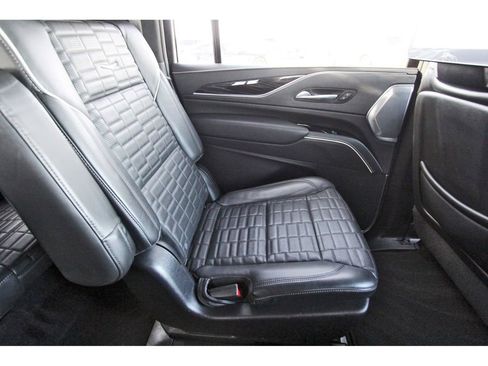 Certified 2023 Cadillac Escalade ESV V image 11