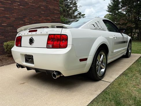 Used 2009 Ford Mustang GT image 38