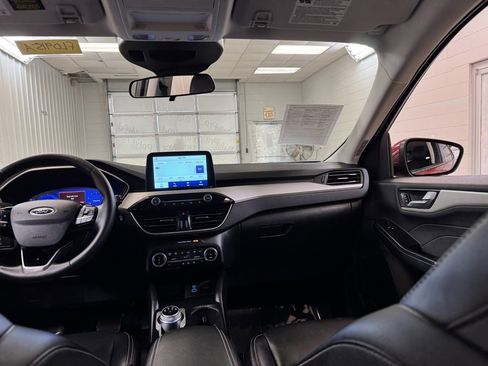 Used 2022 Ford Escape SEL w/ Technology Package image 22