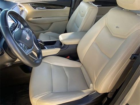 Used 2017 Cadillac XT5 FWD image 19