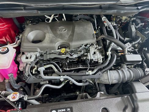 Used 2021 Toyota Sienna Limited image 32