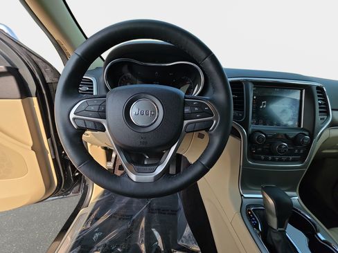 Used 2018 Jeep Grand Cherokee Limited w/ Luxury Group II AWD/4WD image 15