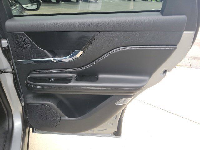 Certified 2023 Lincoln Corsair AWD w/ Equipment Group 101A image 24