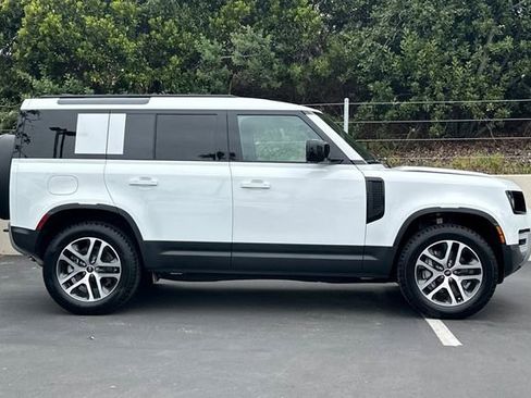 Used 2025 Land Rover Defender 110 S image 6