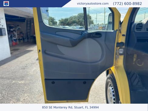 Used 2005 Dodge Sprinter 2500 w/ PWR Convenience Group RWD image 20