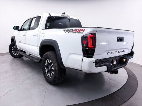 Used 2021 Toyota Tacoma TRD Off-Road w/ Technology Package AWD/4WD image 2