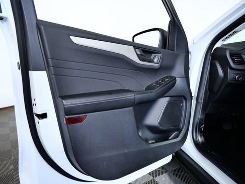 Certified 2022 Ford Escape SE w/ Cold Weather Package FWD image 15