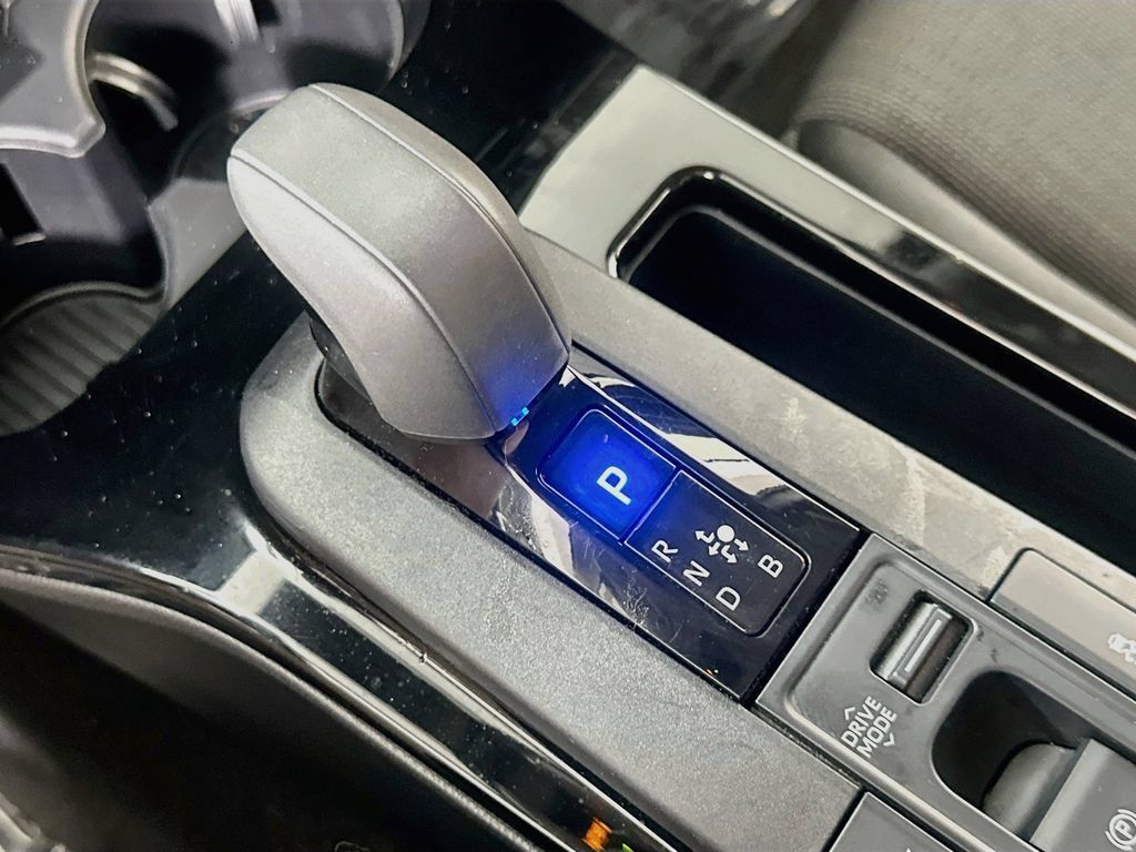 Used 2025 Toyota Prius LE FWD image 31