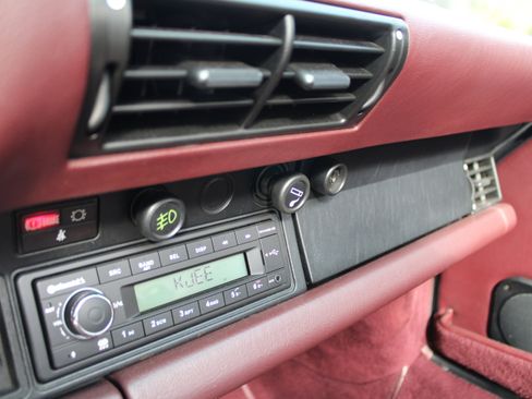 Used 1987 Porsche 911 Carrera image 22