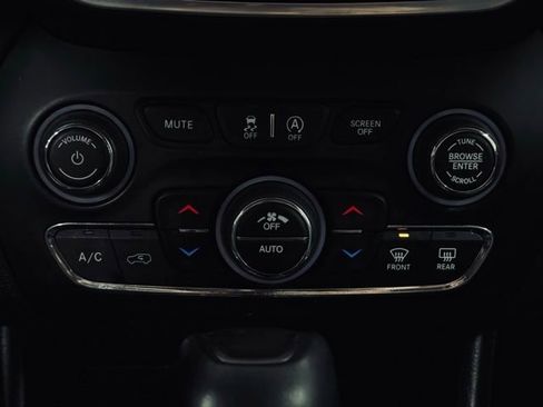 Used 2022 Jeep Cherokee Latitude Lux image 33