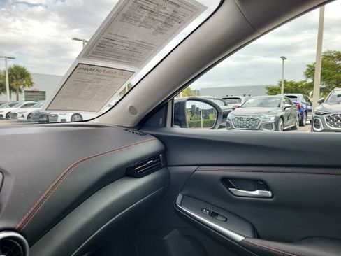 Used 2024 Nissan Sentra SR w/ SR Premium Package image 29