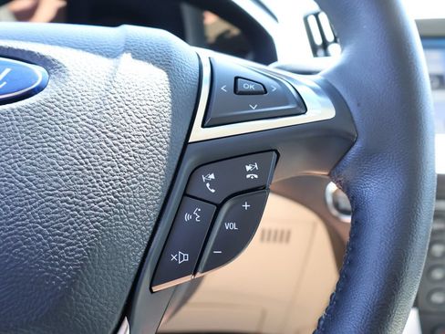 Used 2017 Ford Edge Titanium w/ Technology Package AWD/4WD image 27