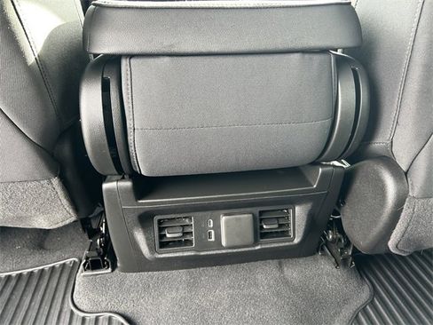 Used 2025 Chevrolet Silverado 3500 LT image 18