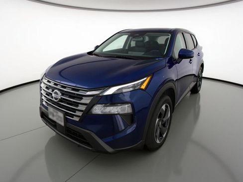 Used 2025 Nissan Rogue SV FWD image 3