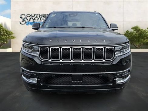 Used 2025 Jeep Wagoneer 4WD image 8