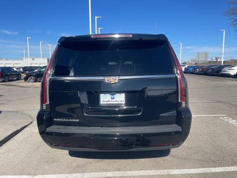 Used 2019 Cadillac Escalade ESV Platinum image 4