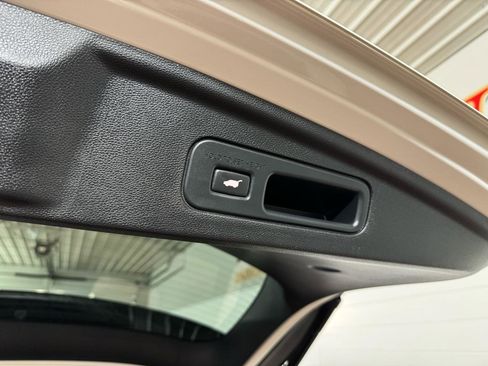 Used 2023 Acura MDX SH-AWD w/ Technology Package image 40