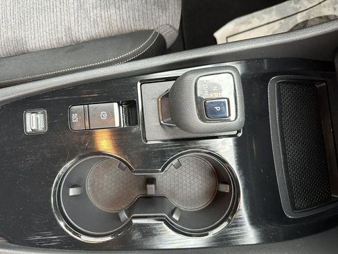 Used 2021 Nissan Rogue SV image 33