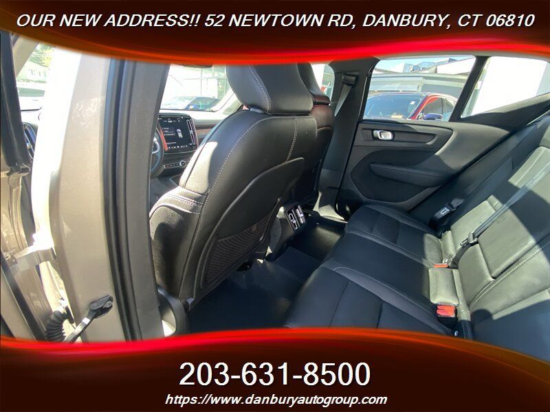 Used 2024 Volvo XC40 B5 Plus AWD/4WD image 21