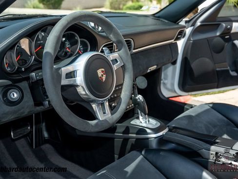 Used 2012 Porsche 911 Cabriolet image 17