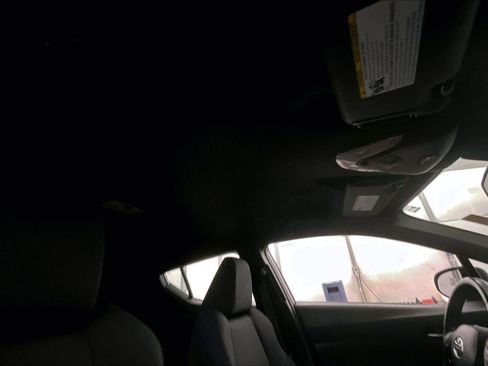 Used 2022 Toyota C-HR XLE image 21