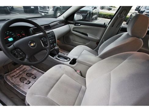 Used 2014 Chevrolet Impala Limited LS FWD image 27