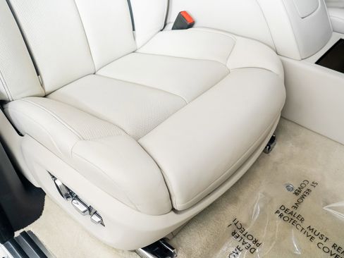 Used 2019 Rolls-Royce Phantom Sedan image 30