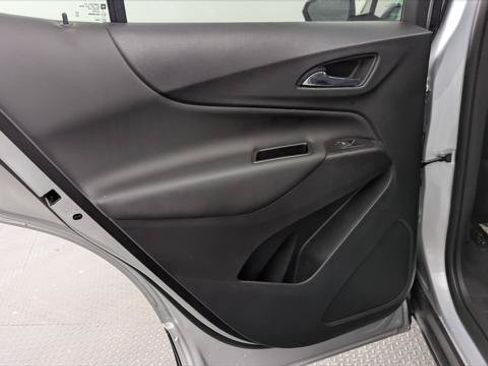 Used 2022 Chevrolet Equinox LT FWD image 16