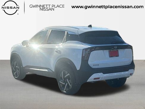 New 2026 Nissan Kicks SV image 7