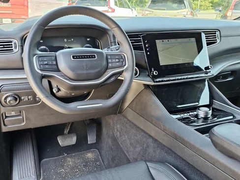 Used 2024 Jeep Wagoneer L Series II w/ Flexible Seating Group AWD/4WD image 25