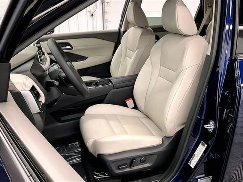 New 2026 Nissan Rogue SV FWD image 10