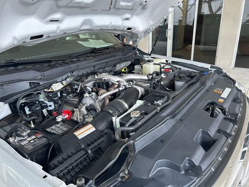 Used 2025 Ford F350 Lariat image 11
