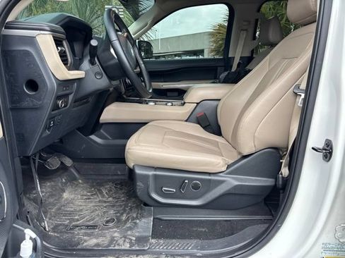 Used 2024 Ford Expedition Max Limited AWD/4WD image 6