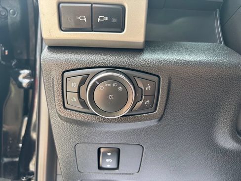 Used 2021 Ford F250 Lariat w/ Lariat Value Package AWD/4WD image 15