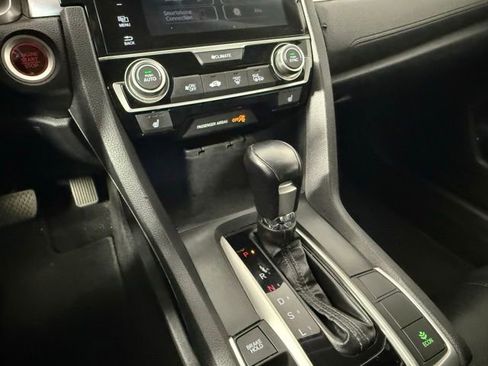 Used 2016 Honda Civic Touring image 22