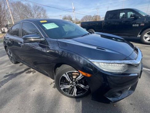 Used 2017 Honda Civic Touring image 1