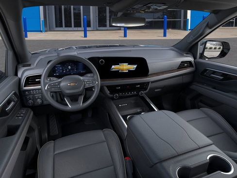 New 2026 Chevrolet Suburban Premier w/ Sun And Tow Package AWD/4WD image 16