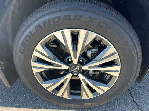 Certified 2023 Nissan Rogue SV image 25