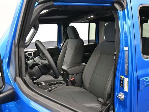Used 2025 Jeep Wrangler Unlimited Sport AWD/4WD image 10