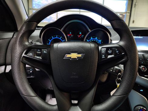 Used 2016 Chevrolet Cruze LT FWD image 26