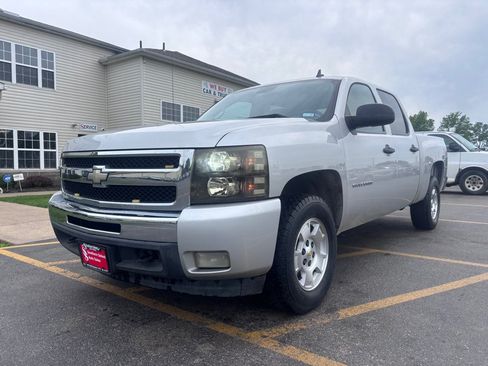 Used 2011 Chevrolet Silverado 1500 LT w/ All-Star Edition AWD/4WD image 2