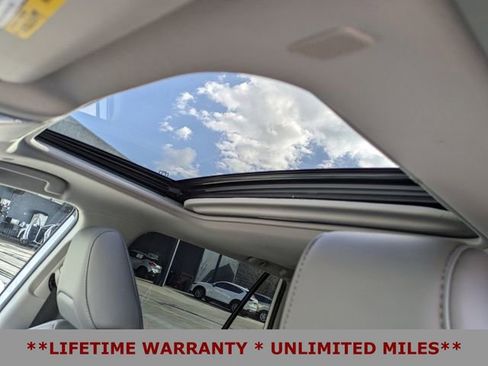 Used 2023 Toyota RAV4 Limited image 23