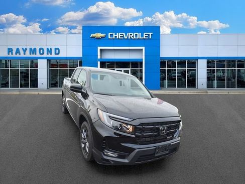 Used 2024 Honda Ridgeline Sport image 9