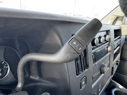 Used 2016 Chevrolet Express 3500 RWD image 21