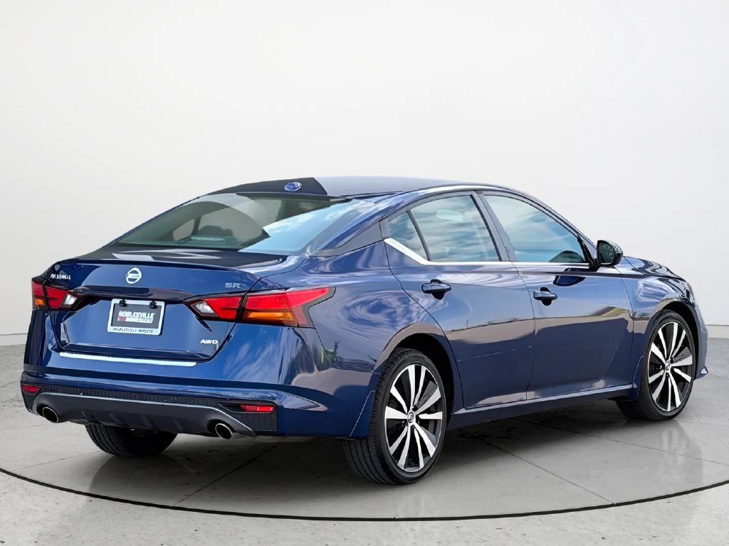 Used 2021 Nissan Altima 2.5 SR AWD/4WD image 2