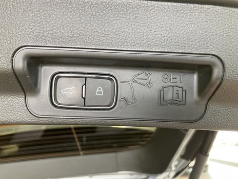 Used 2023 Ford Explorer XLT w/ Equipment Group 202A image 28